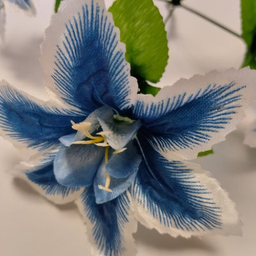 Букет "Нарцис" середній лазуровий